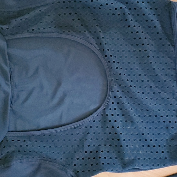 cropped active top - Picture 5 of 6